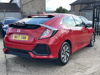 Used Honda Civic 2017 for sale - 76120356: Photo 4