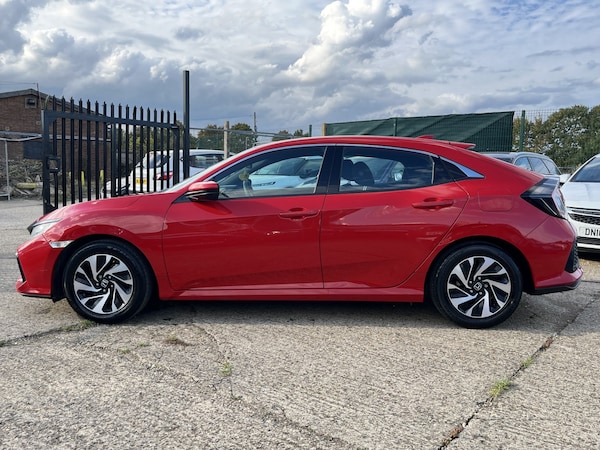 Used Honda Civic 2017 for sale - 76120356: Photo 6