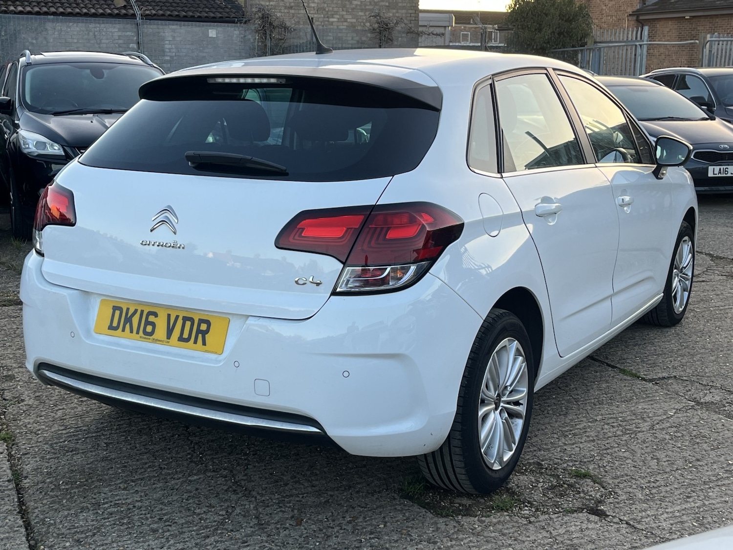 Used Citroen C4 2016 for sale - 76817580: Photo 3