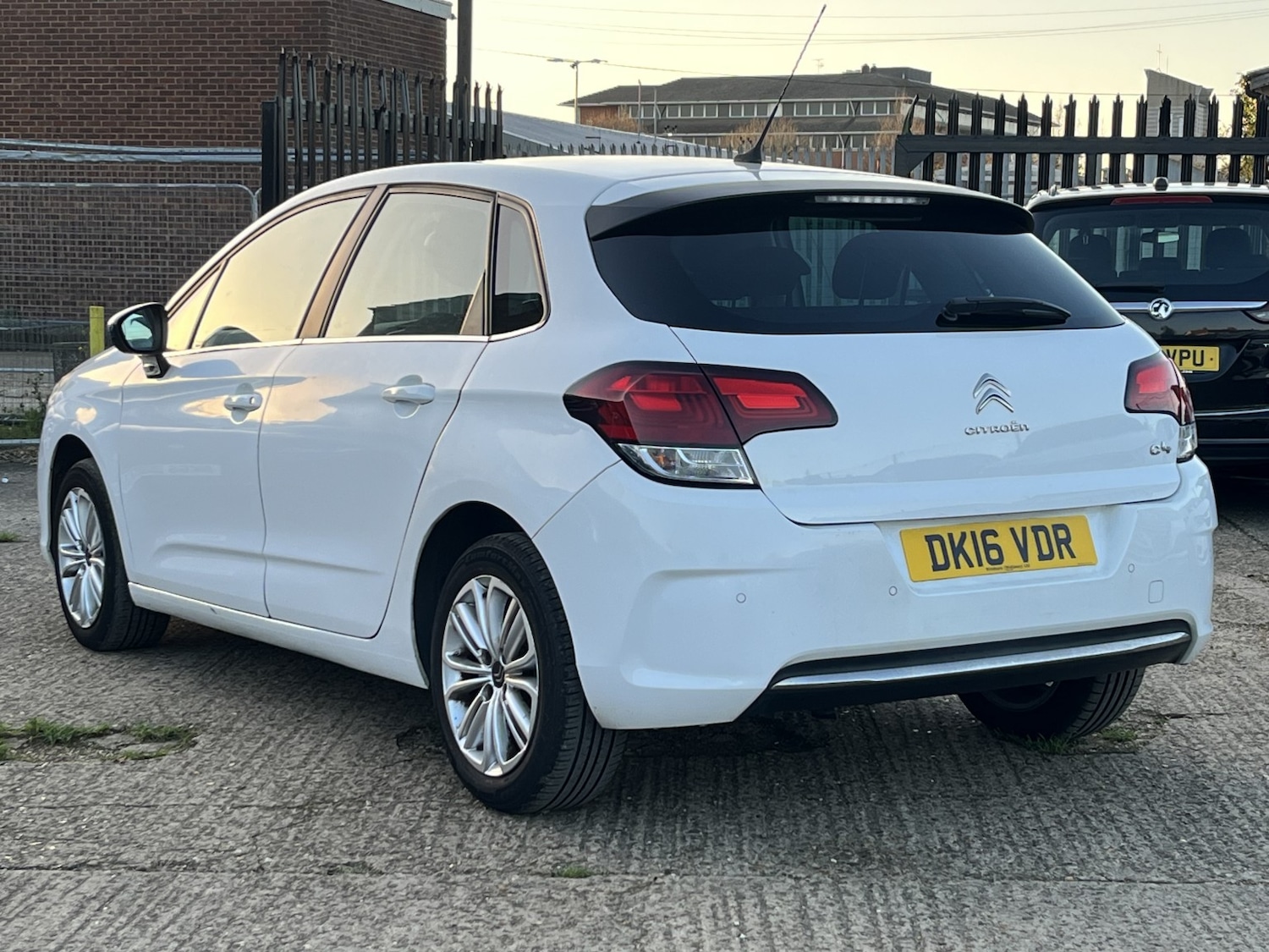 Used Citroen C4 2016 for sale - 76817580: Photo 4