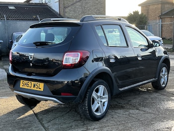 Used Dacia Sandero Stepway 2014 for sale - 77363561: Photo