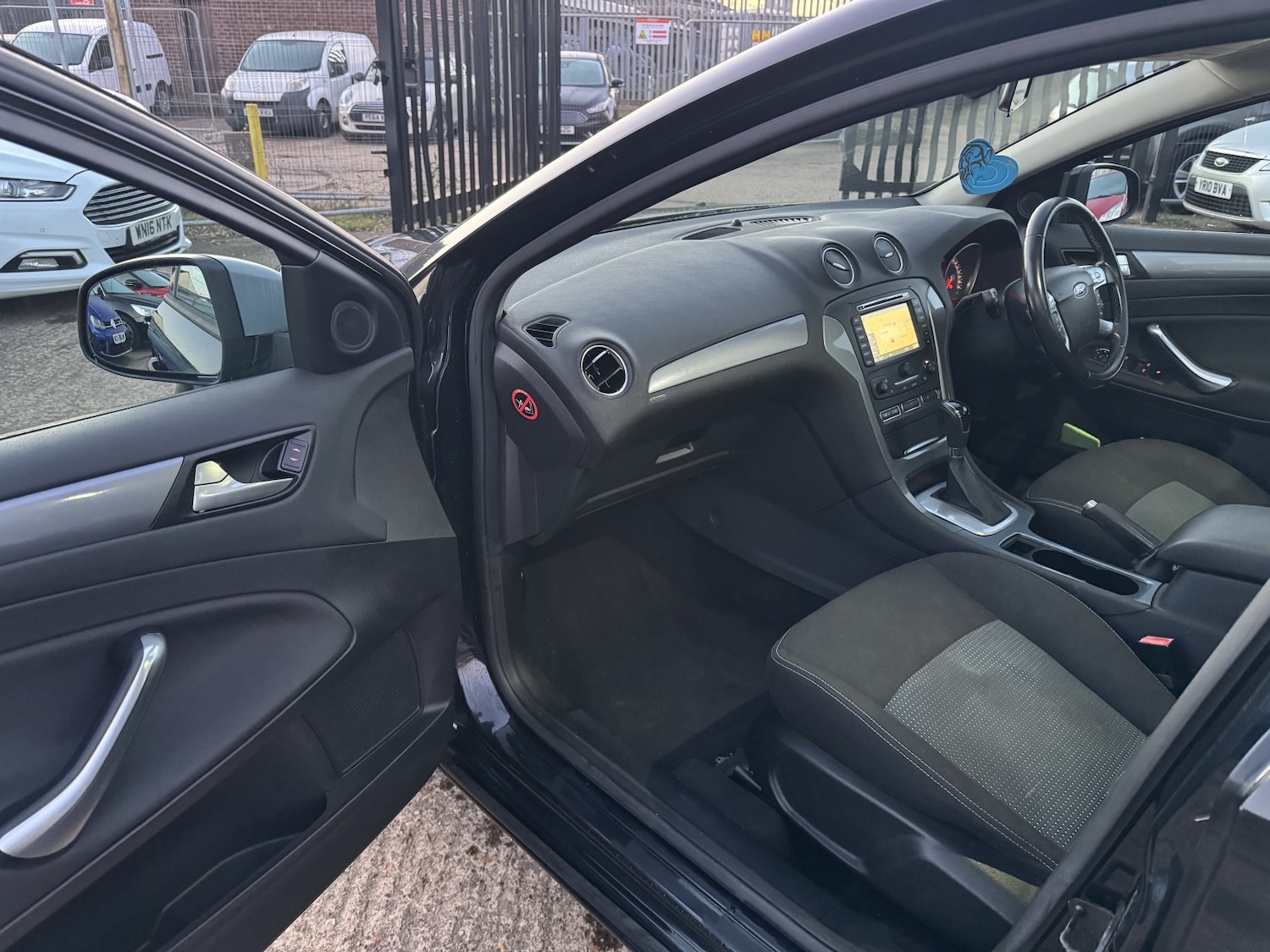 Used Ford Mondeo 2010 for sale - 77148200: Photo 8