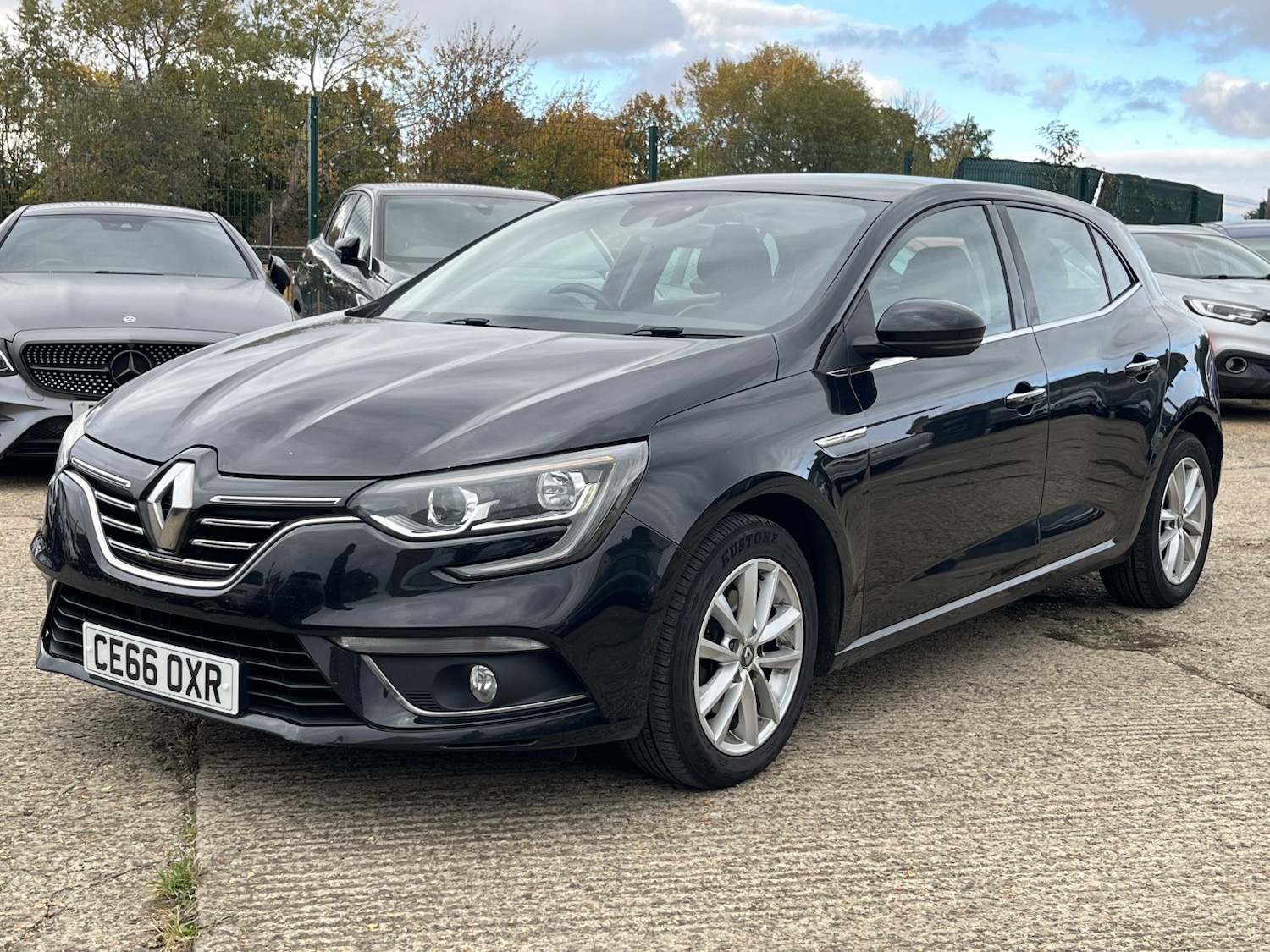 Used Renault Megane 2016 for sale - 76769593: Photo 2