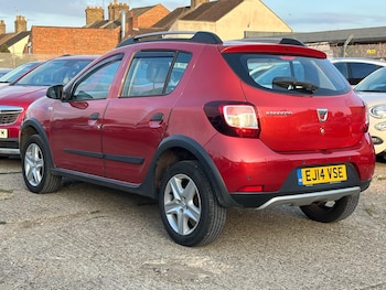 Used Dacia Sandero Stepway 2014 for sale - 76848715: Photo