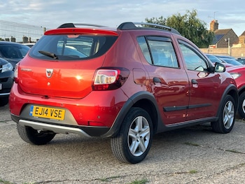 Used Dacia Sandero Stepway 2014 for sale - 76848715: Photo