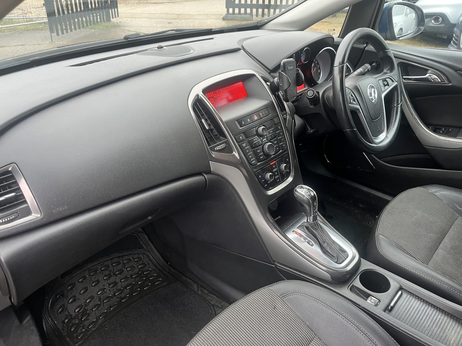 Used Vauxhall Astra 2011 for sale - 77258598: Photo 12