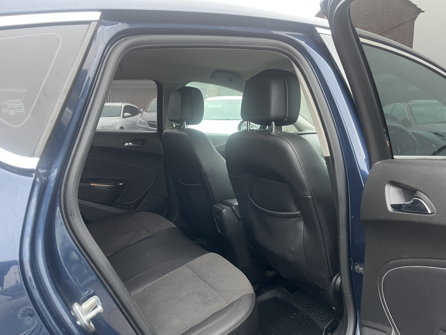 Used Vauxhall Astra 2011 for sale - 77258598: Photo 15