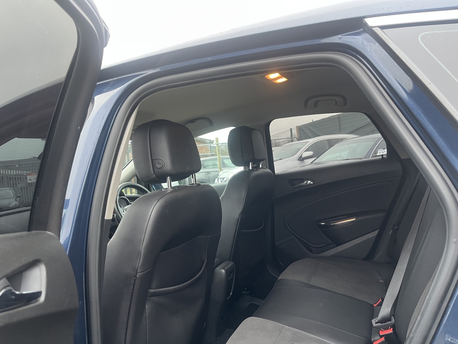 Used Vauxhall Astra 2011 for sale - 77258598: Photo 16