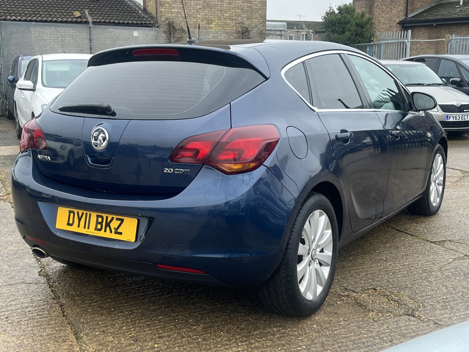 Used Vauxhall Astra 2011 for sale - 77258598: Photo 4