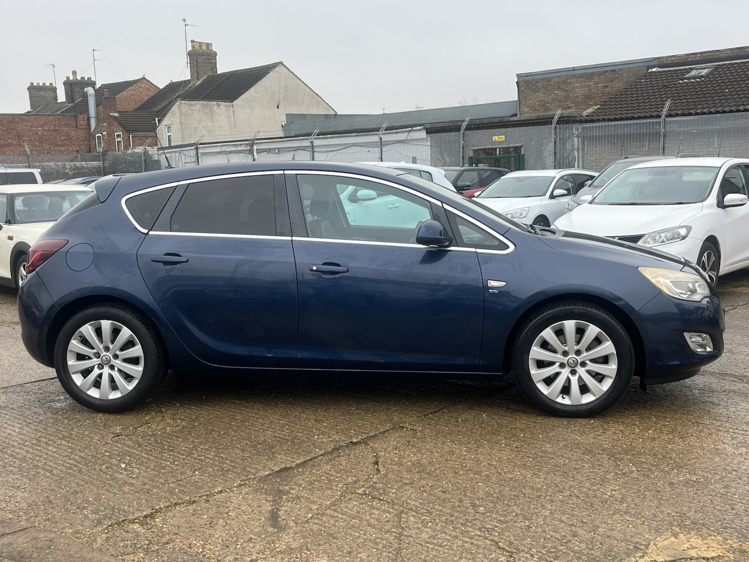 Used Vauxhall Astra 2011 for sale - 77258598: Photo 5