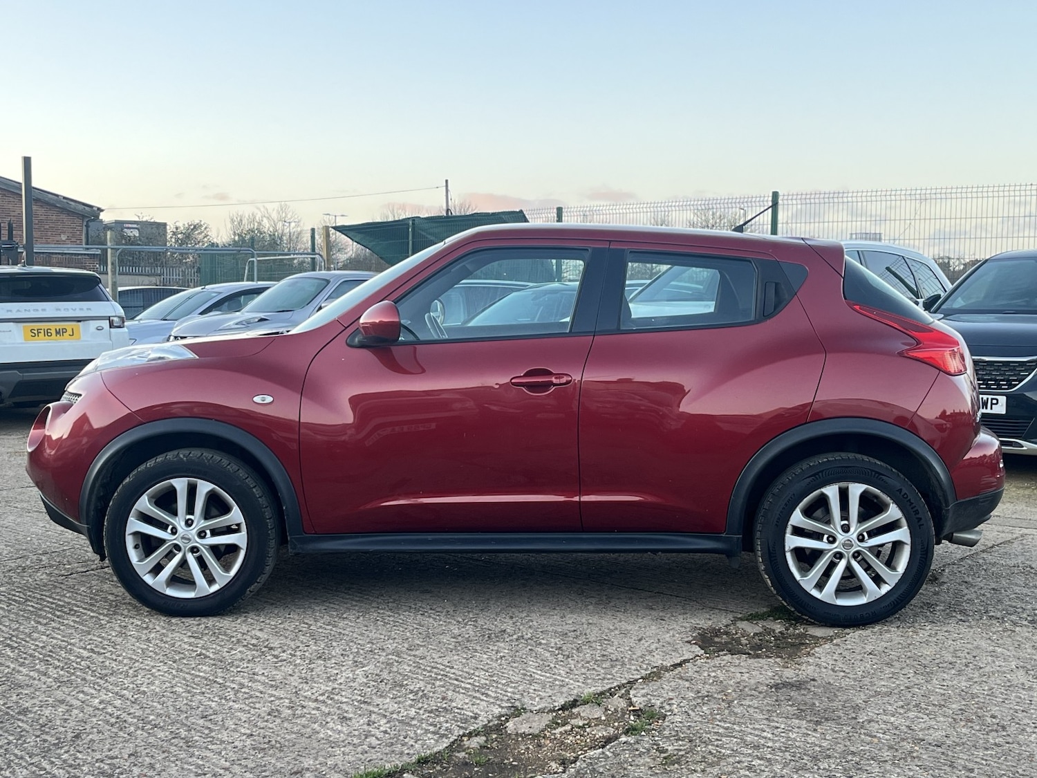 Used Nissan Juke 2014 for sale - 76904642: Photo 6