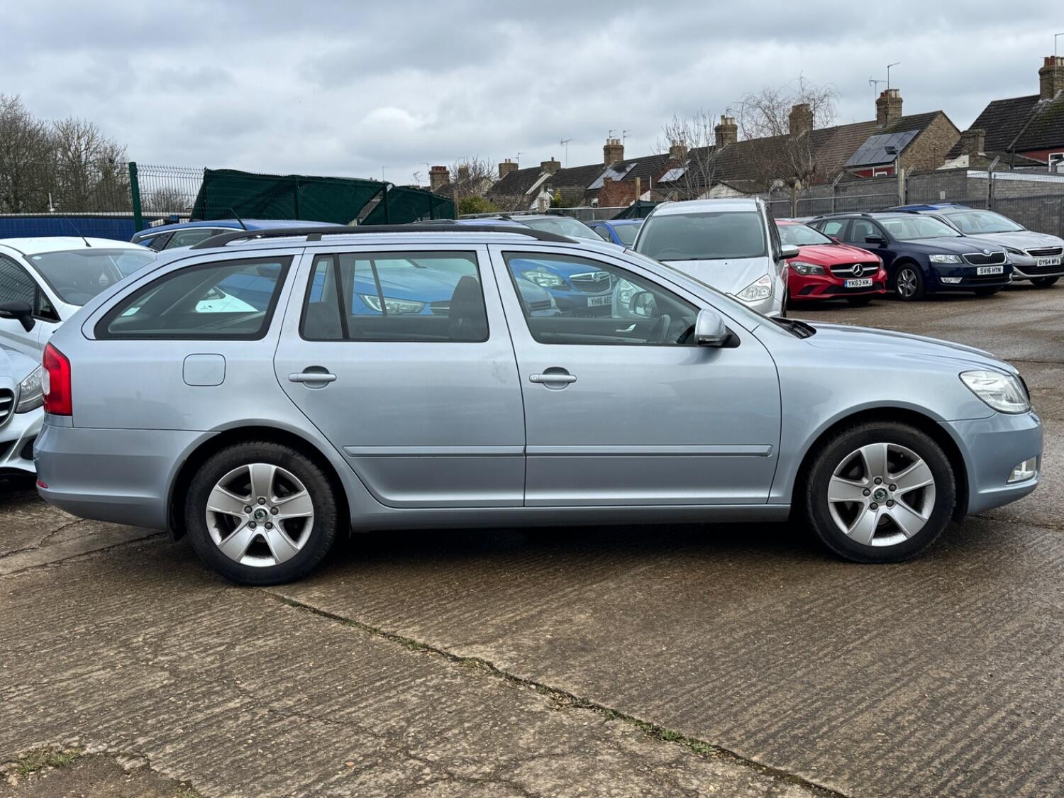 Used Skoda Octavia 2010 for sale - 77195503: Photo 2