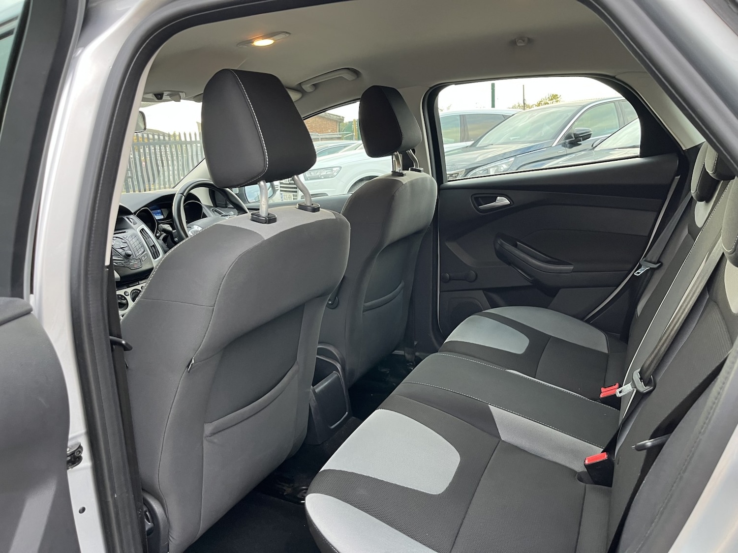 Used Ford Focus 2012 for sale - 76369360: Photo 19
