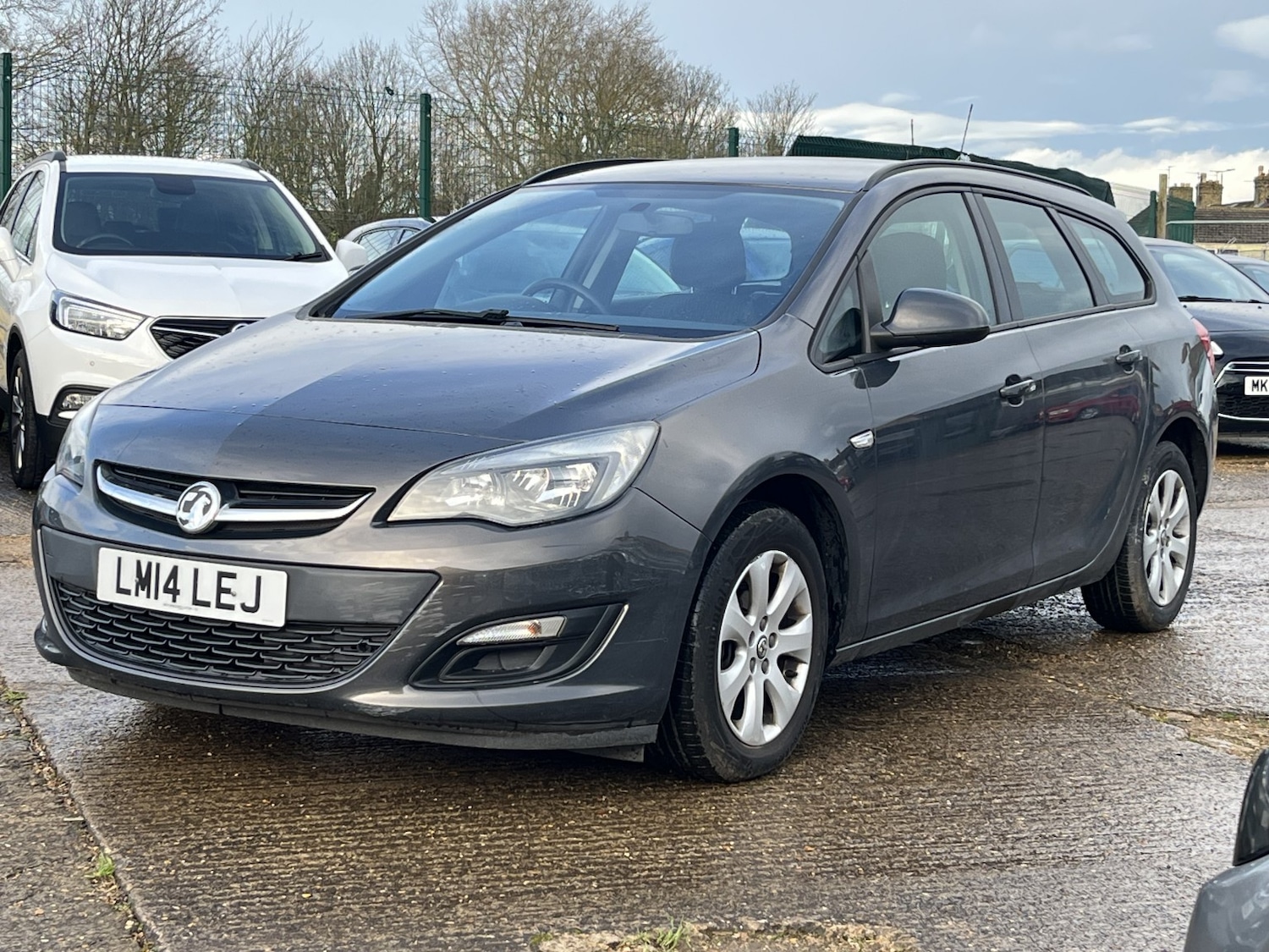 Used Vauxhall Astra 2014 for sale - 77687620: Photo 2