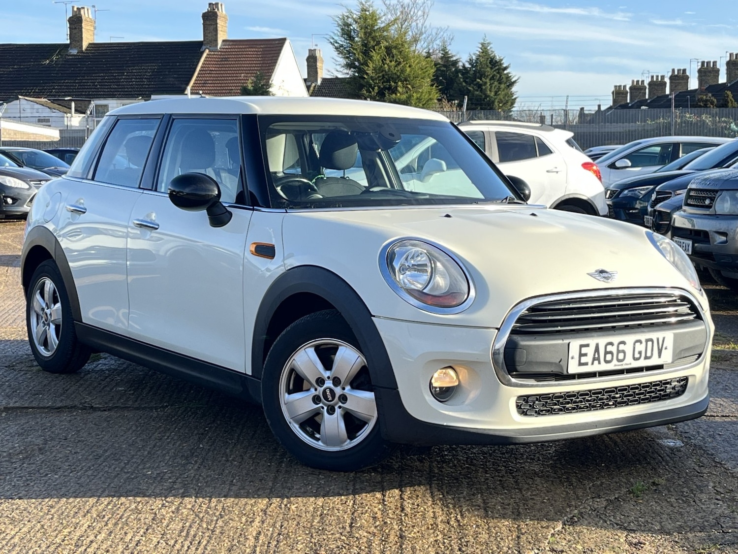 Used MINI Hatch 2016 for sale - 76837019: Photo 1