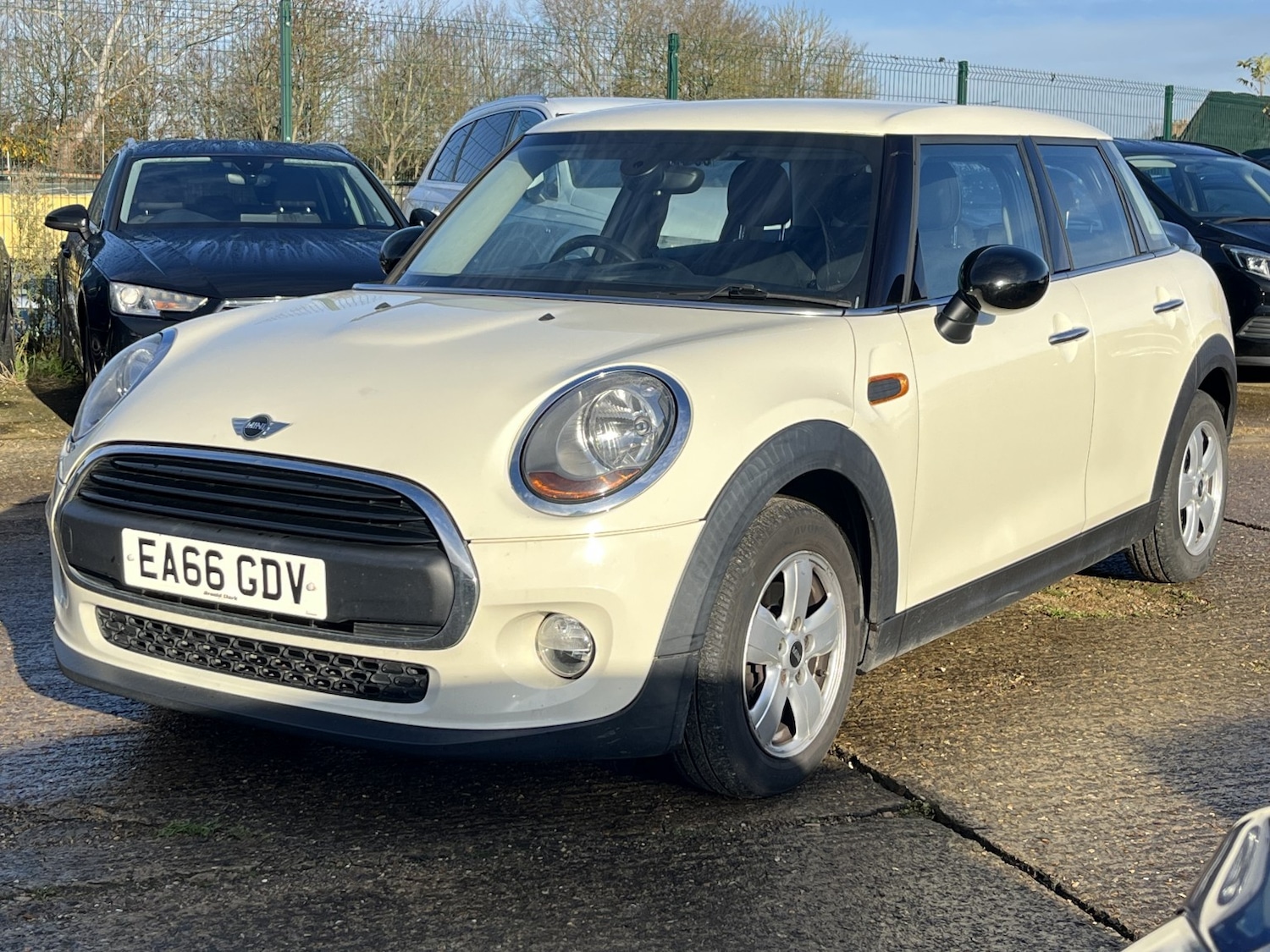 Used MINI Hatch 2016 for sale - 76837019: Photo 2
