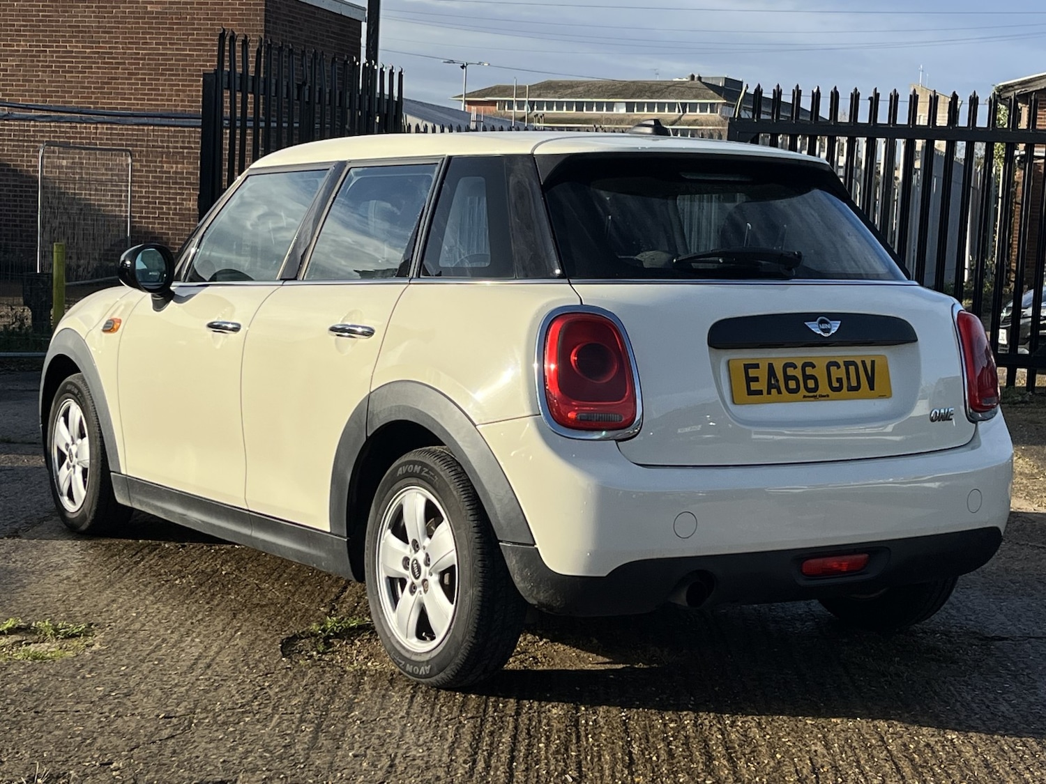 Used MINI Hatch 2016 for sale - 76837019: Photo 3