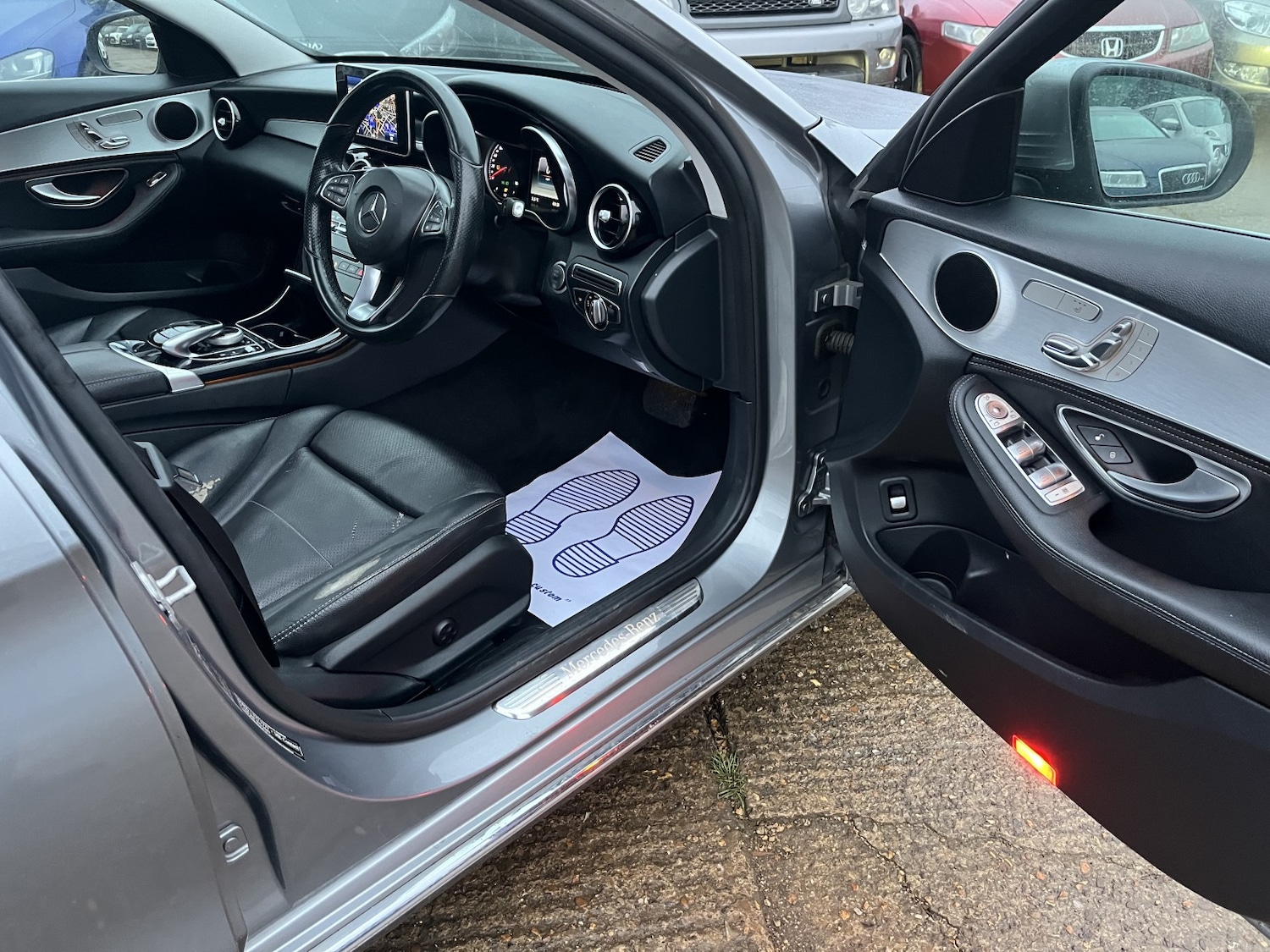 Used Mercedes-Benz C Class 2014 for sale - 77836873: Photo 11