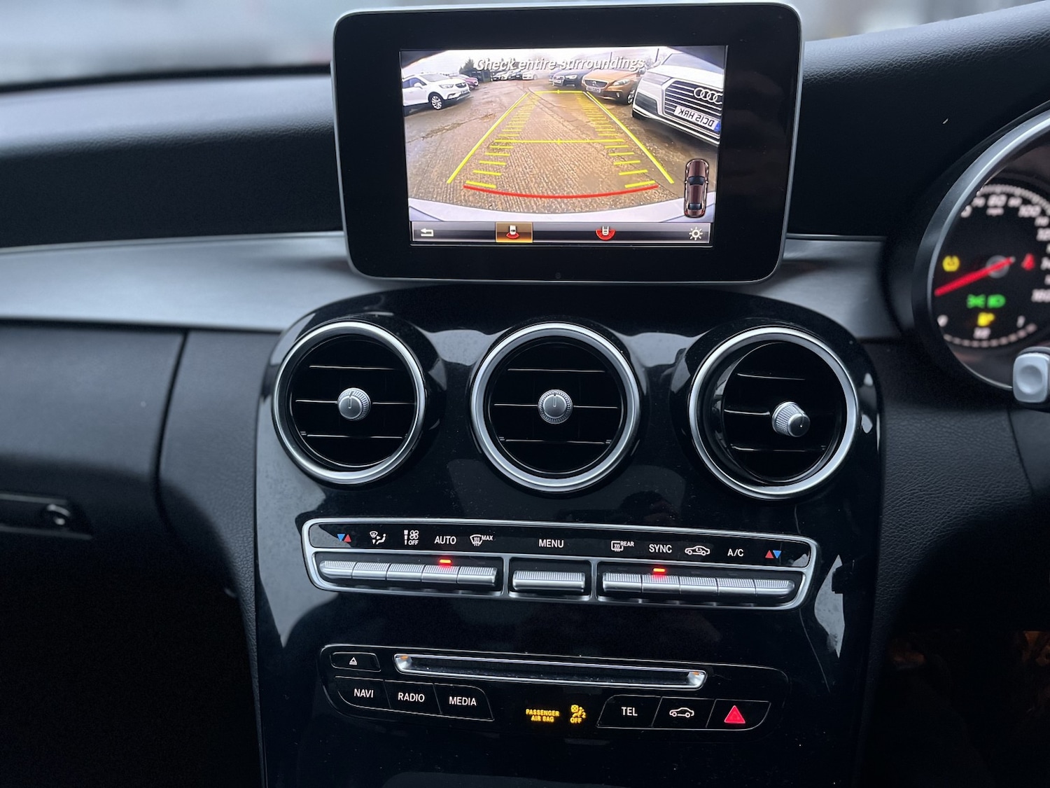 Used Mercedes-Benz C Class 2014 for sale - 77836873: Photo 19