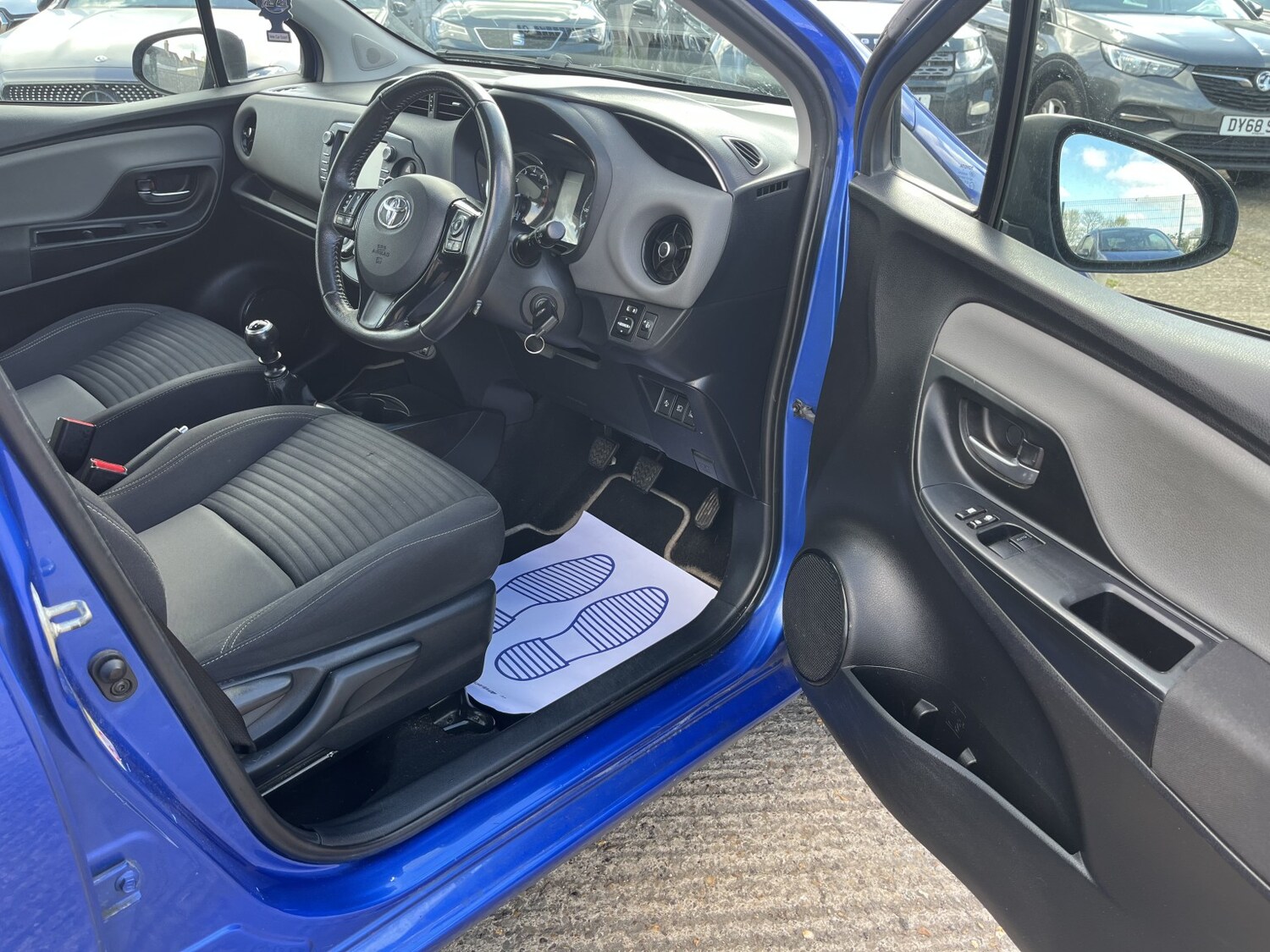 Used Toyota Yaris 2017 for sale - 78139430: Photo 15