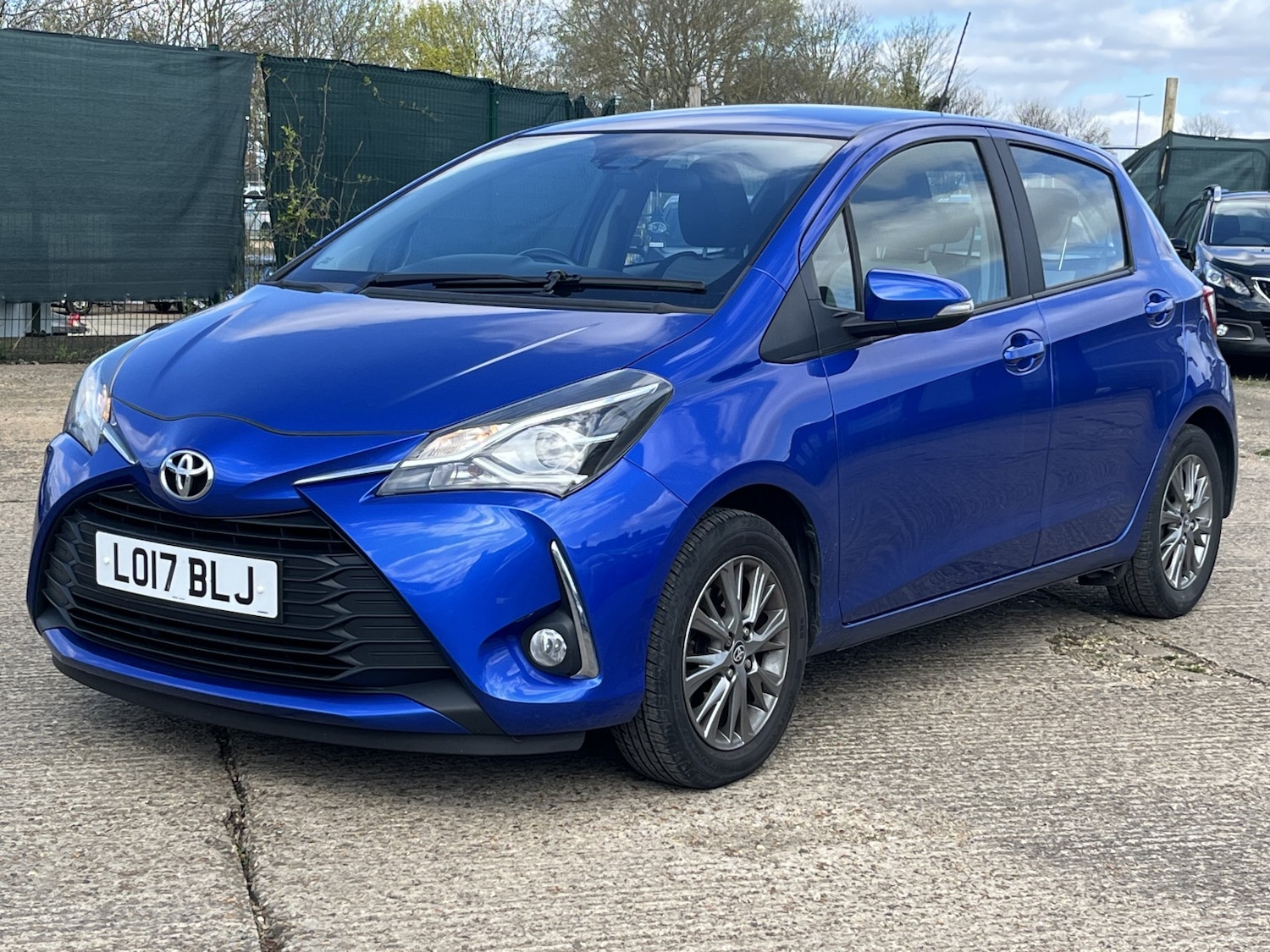 Used Toyota Yaris 2017 for sale - 78139430: Photo 2