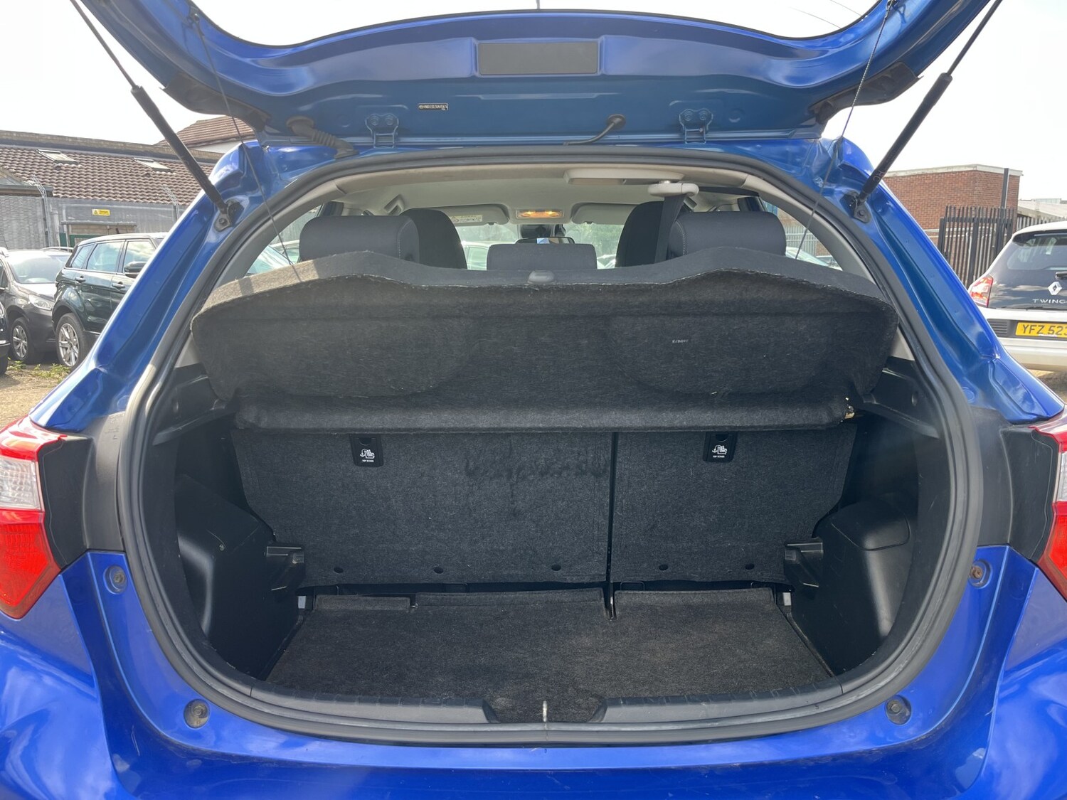 Used Toyota Yaris 2017 for sale - 78139430: Photo 20