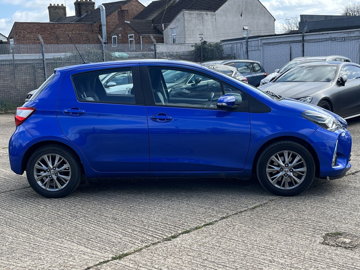 Used Toyota Yaris 2017 for sale - 78139430: Photo 6