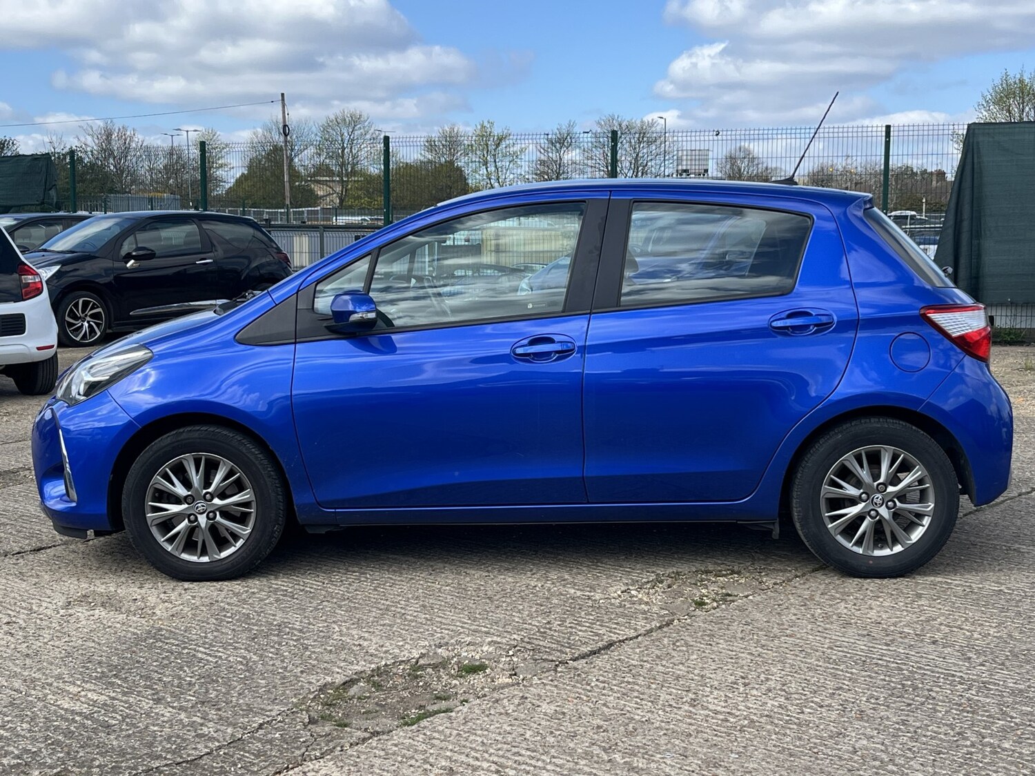 Used Toyota Yaris 2017 for sale - 78139430: Photo 7
