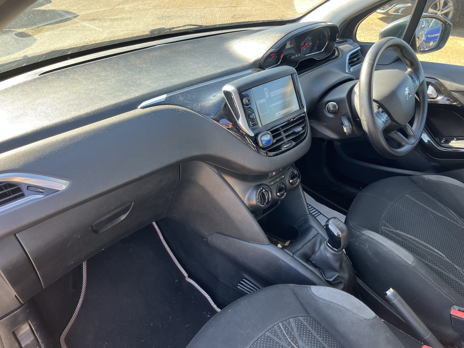 Used Peugeot 208 2012 for sale - 78018459: Photo 11