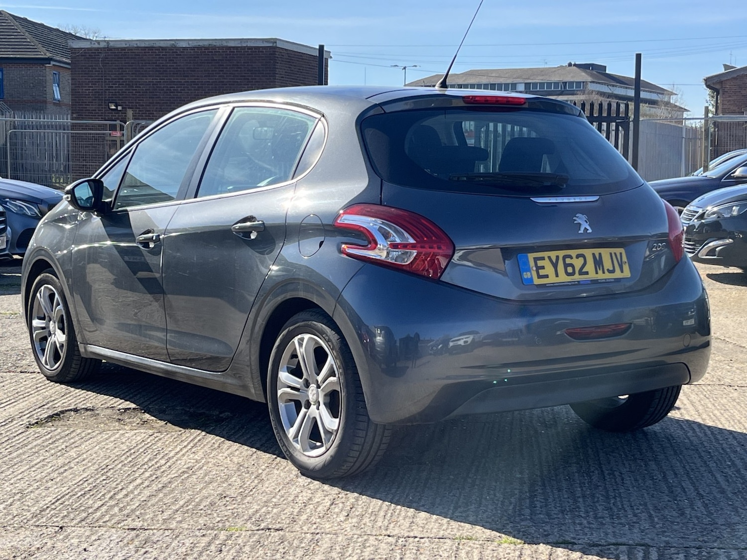 Used Peugeot 208 2012 for sale - 78018459: Photo 3
