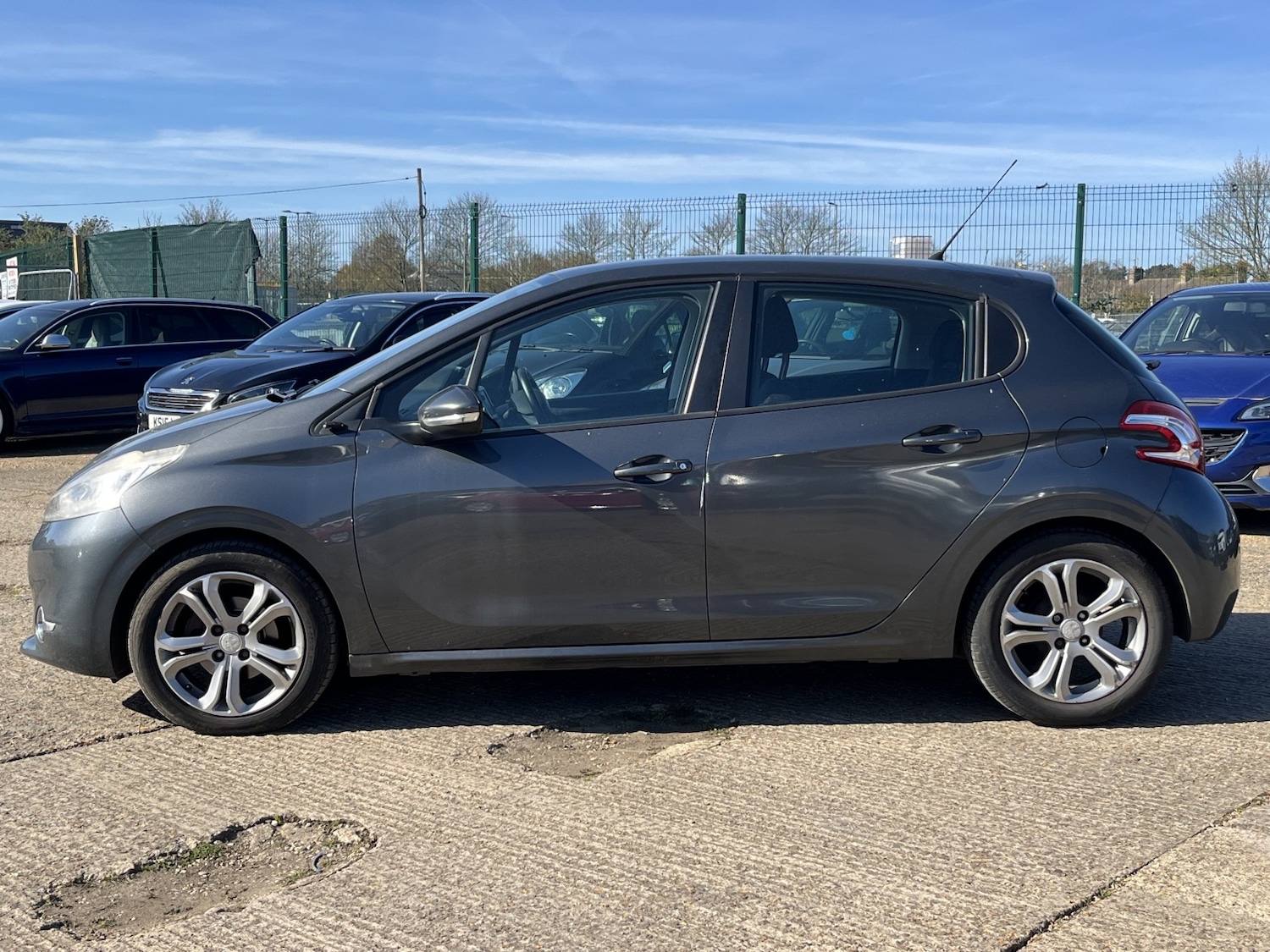 Used Peugeot 208 2012 for sale - 78018459: Photo 7