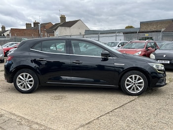 Used Renault Megane 2016 for sale - 76299068: Photo