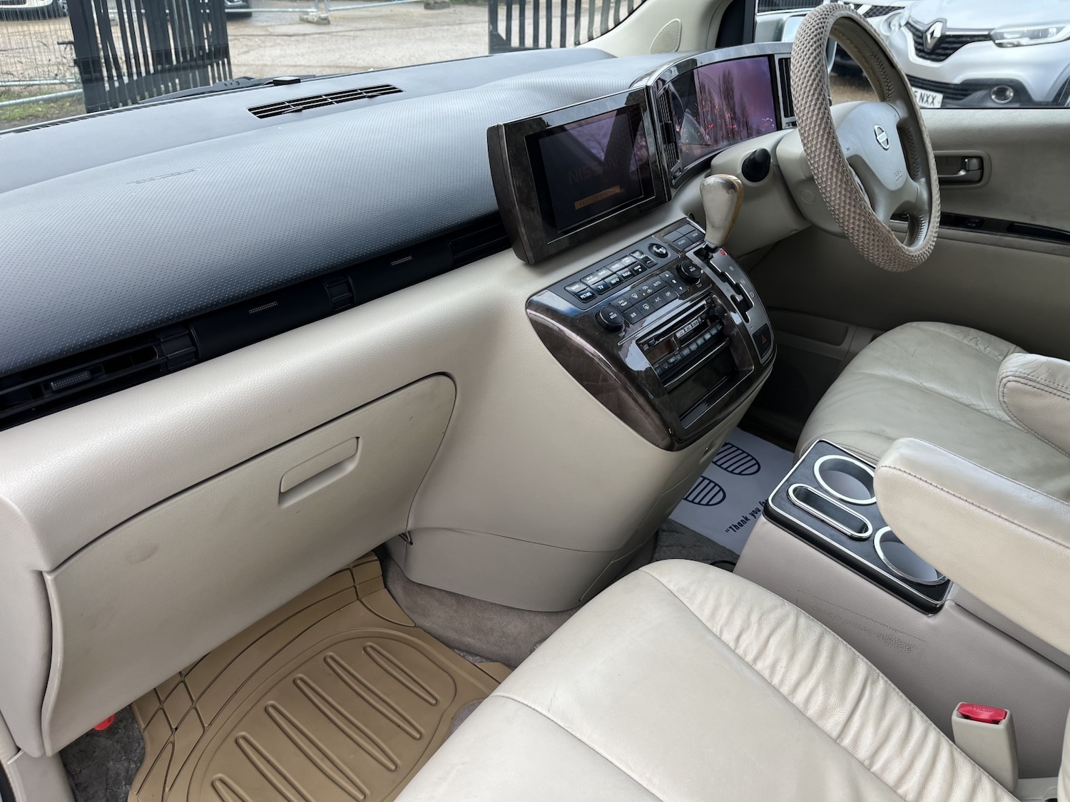 Used Nissan Elgrand 2021 for sale - 77258547: Photo 14