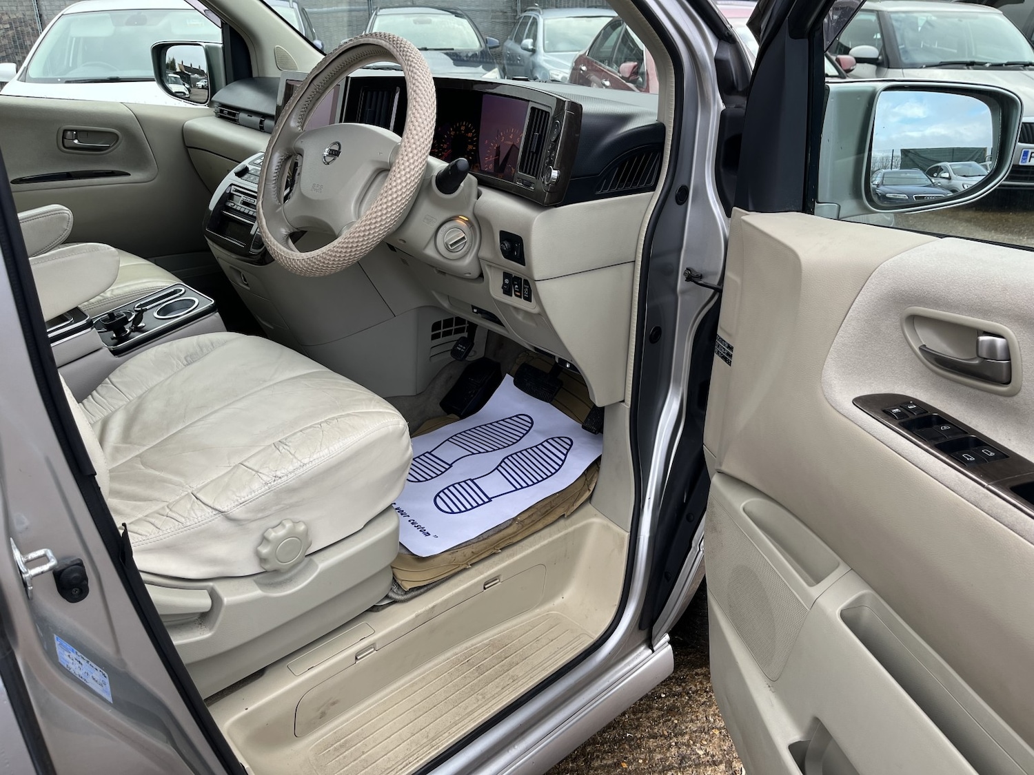 Used Nissan Elgrand 2021 for sale - 77258547: Photo 15