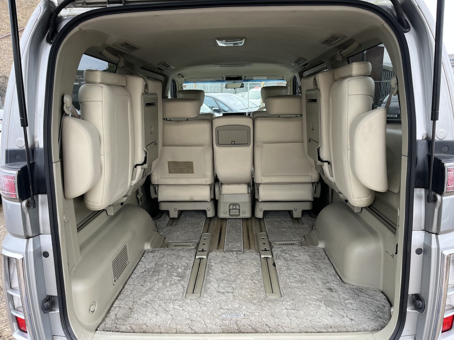 Used Nissan Elgrand 2021 for sale - 77258547: Photo 22