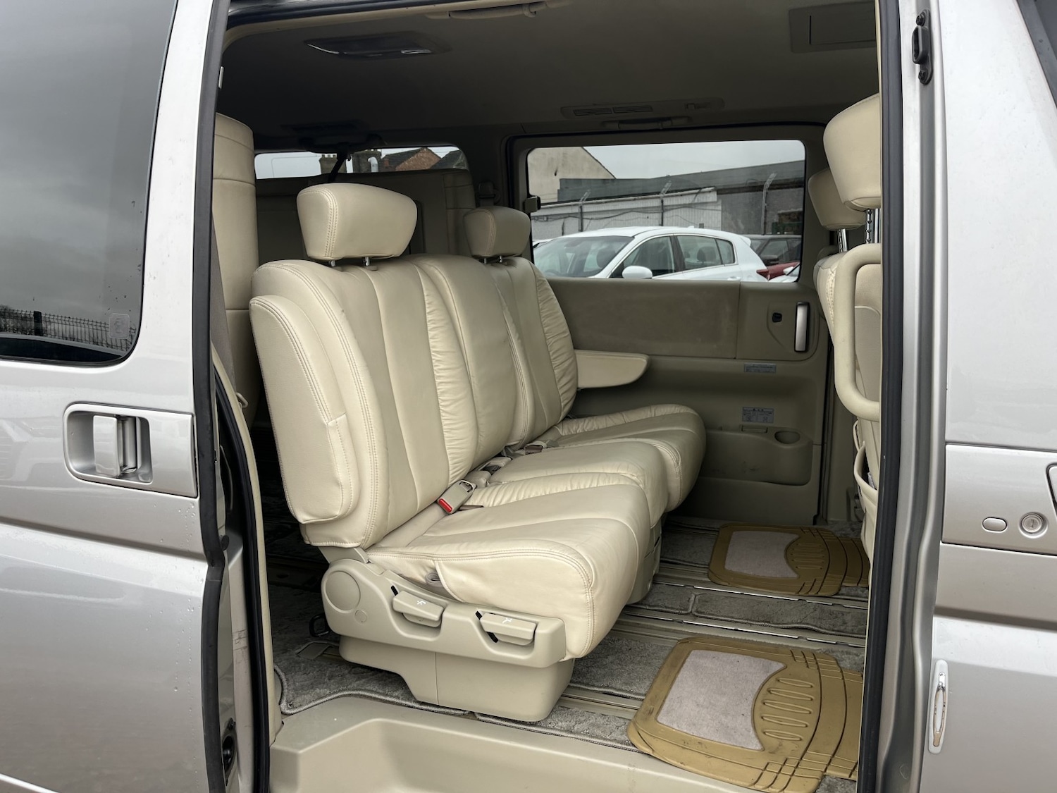 Used Nissan Elgrand 2021 for sale - 77258547: Photo 24