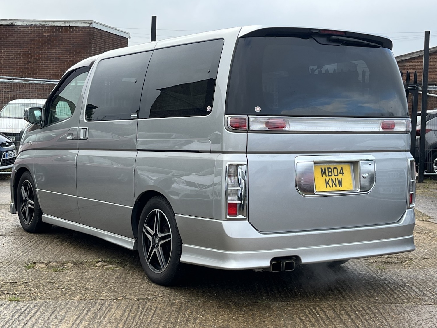 Used Nissan Elgrand 2021 for sale - 77258547: Photo 3
