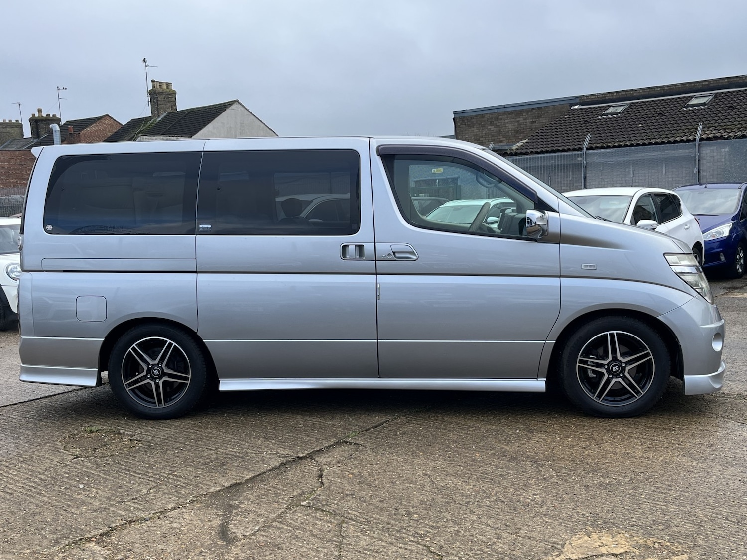 Used Nissan Elgrand 2021 for sale - 77258547: Photo 7