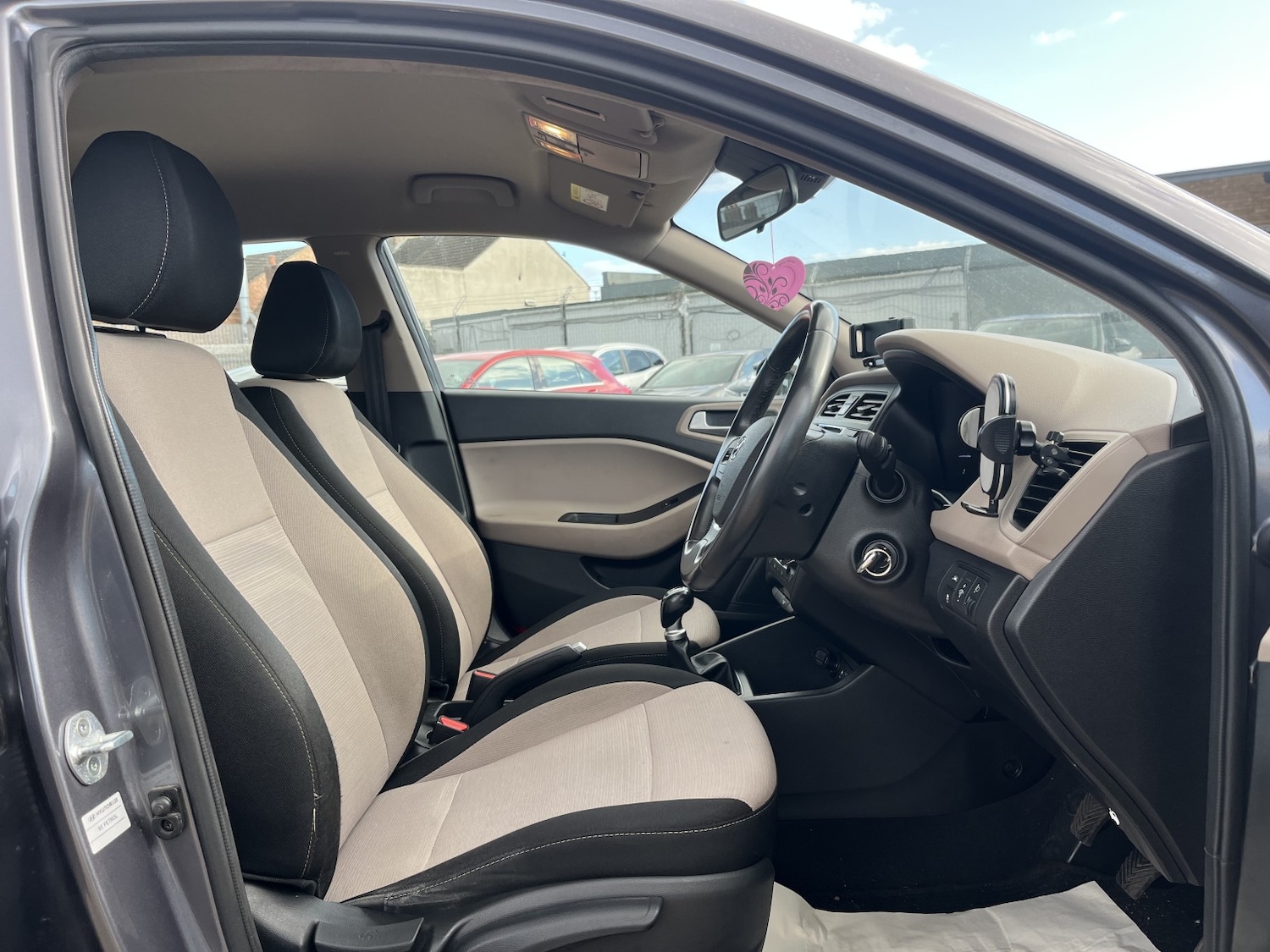 Used Hyundai i20 2015 for sale - 77864891: Photo 11