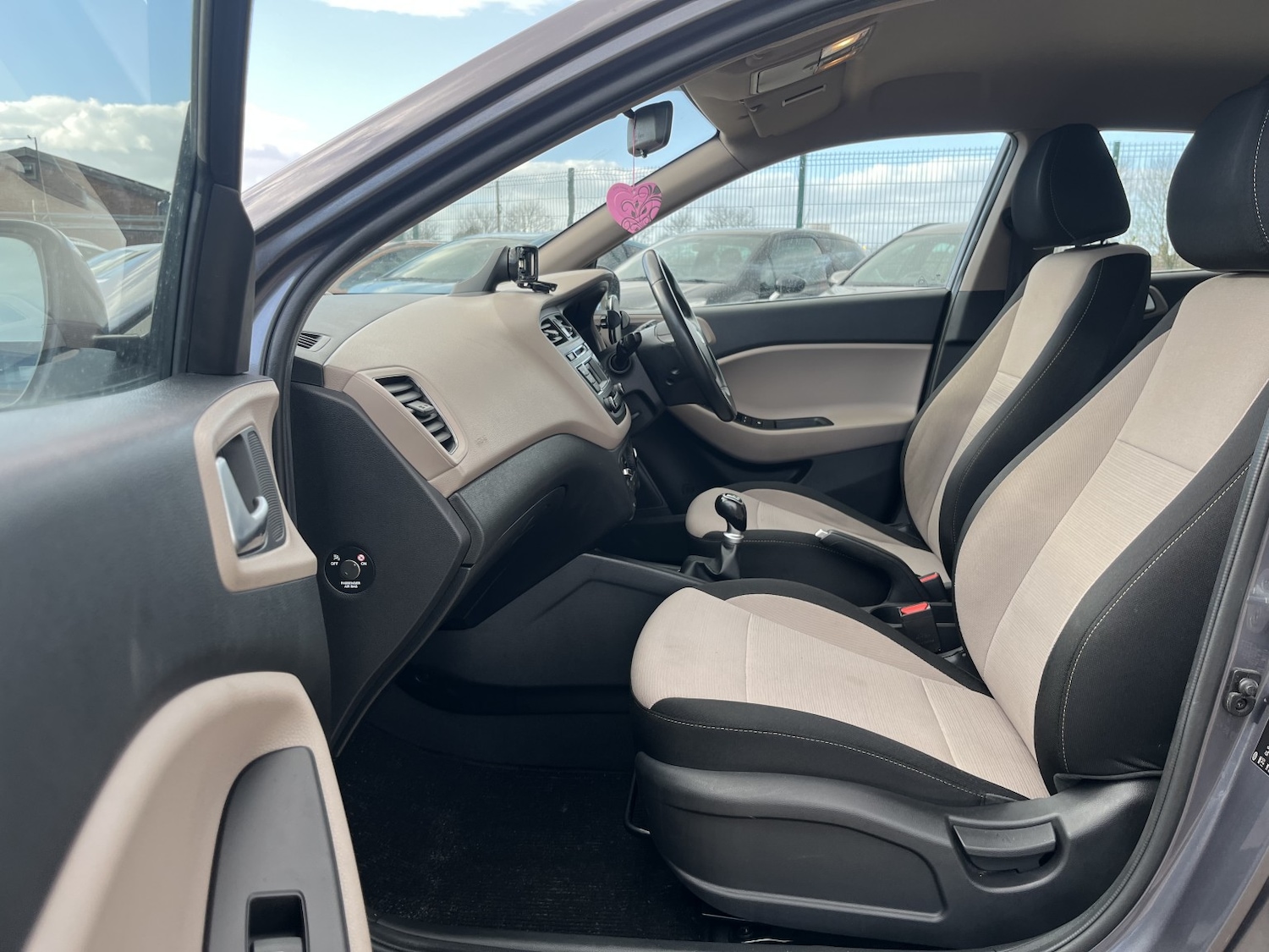 Used Hyundai i20 2015 for sale - 77864891: Photo 14