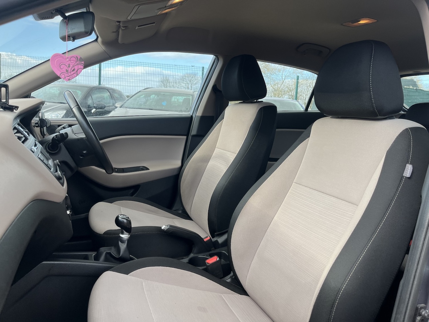 Used Hyundai i20 2015 for sale - 77864891: Photo 15