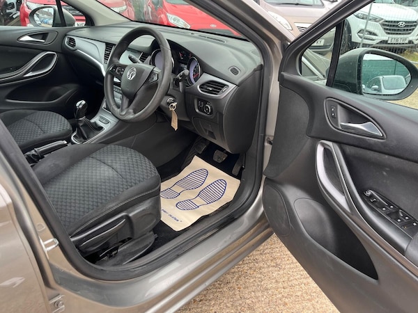 Used Vauxhall Astra 2016 for sale - 75550240: Photo 14