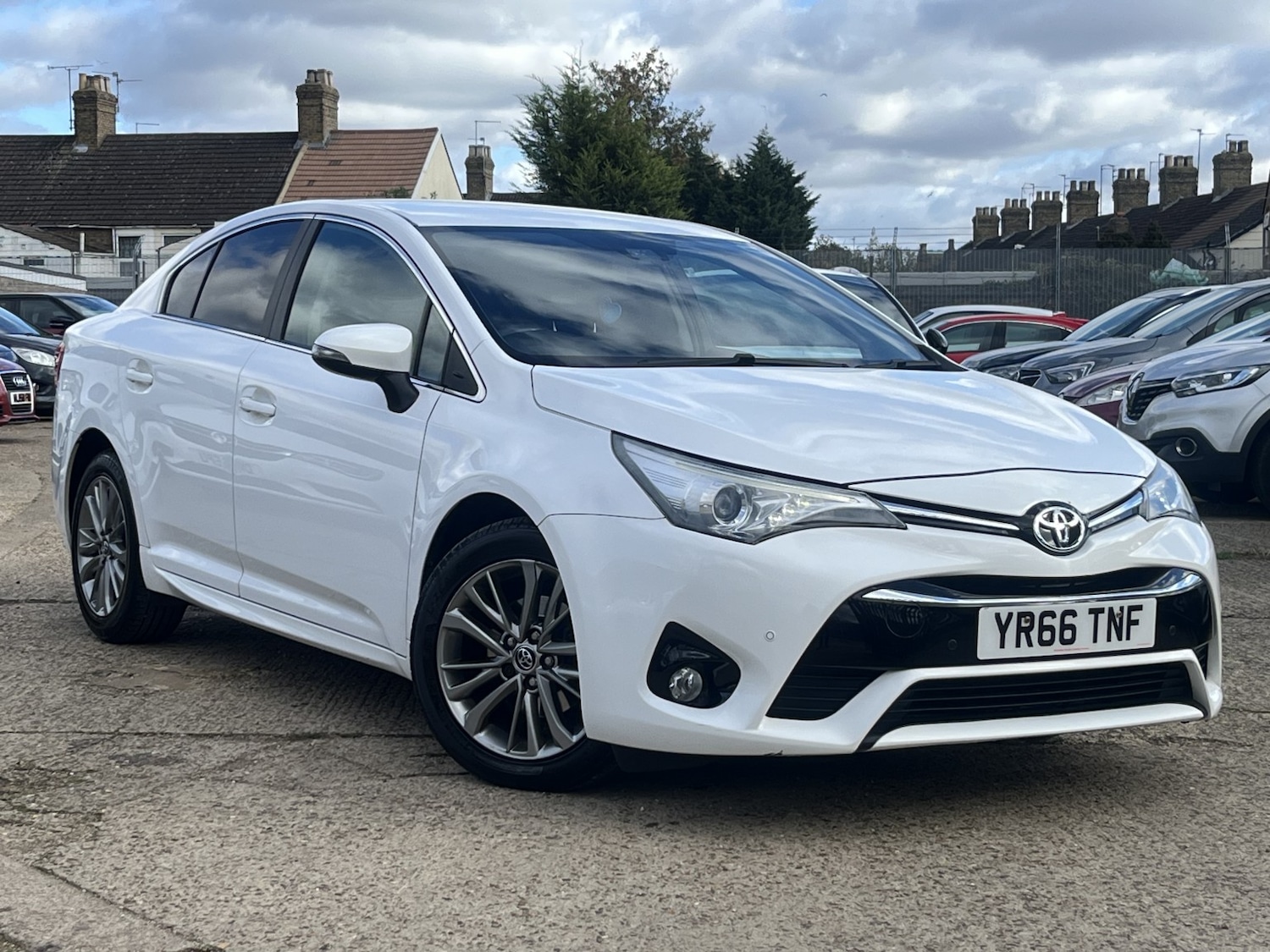 Used Toyota Avensis 2016 for sale - 76363037: Photo 1