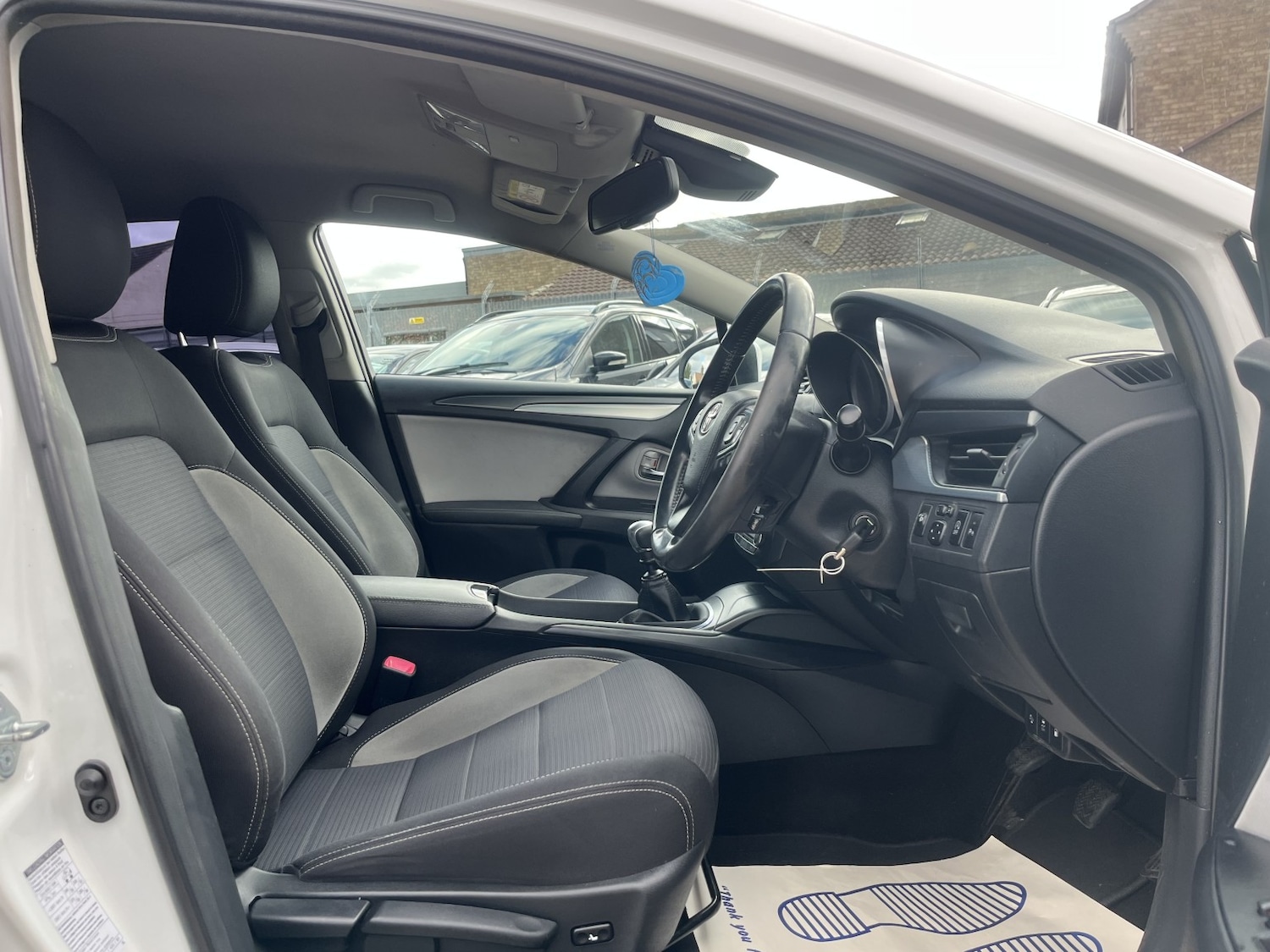 Used Toyota Avensis 2016 for sale - 76363037: Photo 11