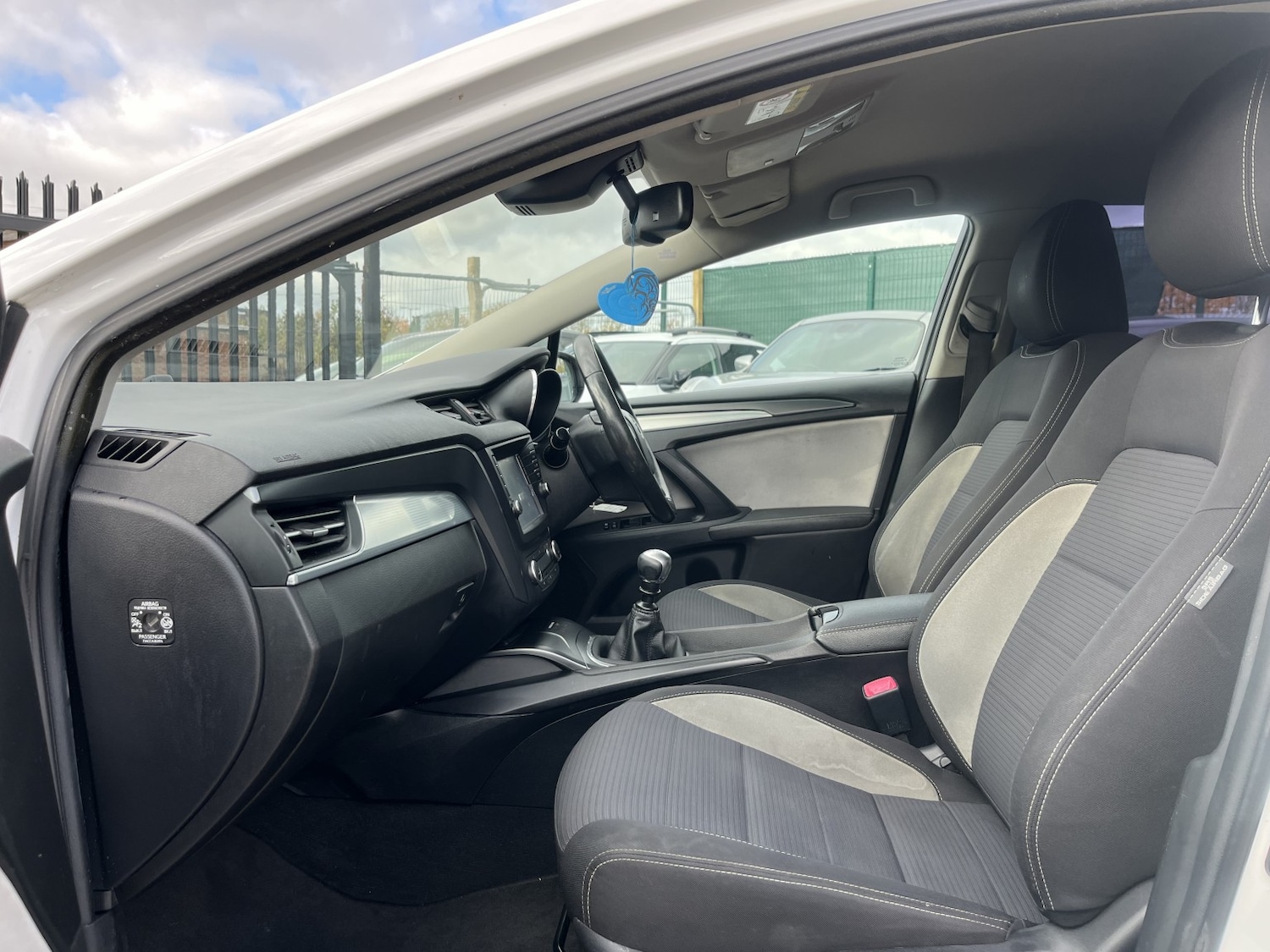 Used Toyota Avensis 2016 for sale - 76363037: Photo 14