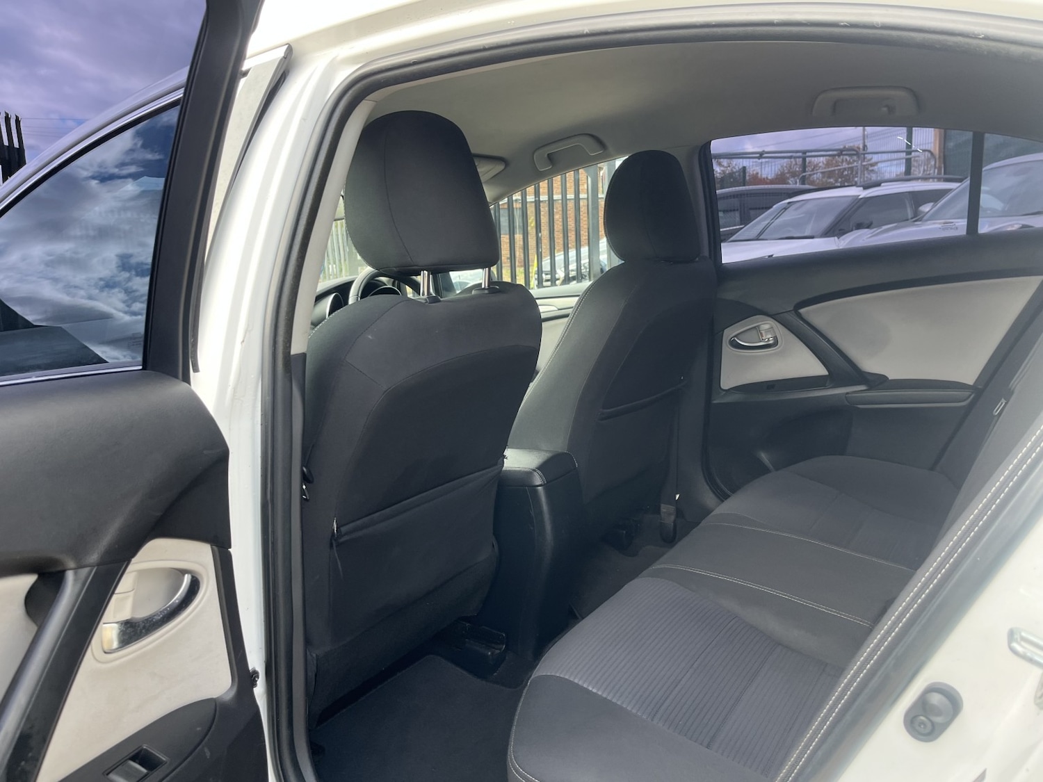 Used Toyota Avensis 2016 for sale - 76363037: Photo 17