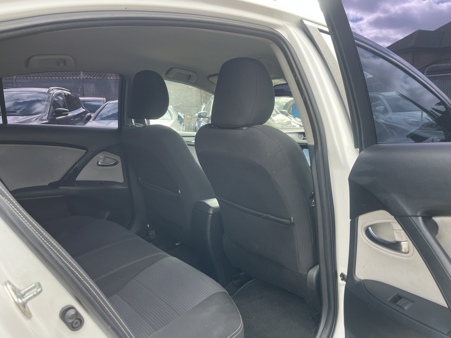 Used Toyota Avensis 2016 for sale - 76363037: Photo 21