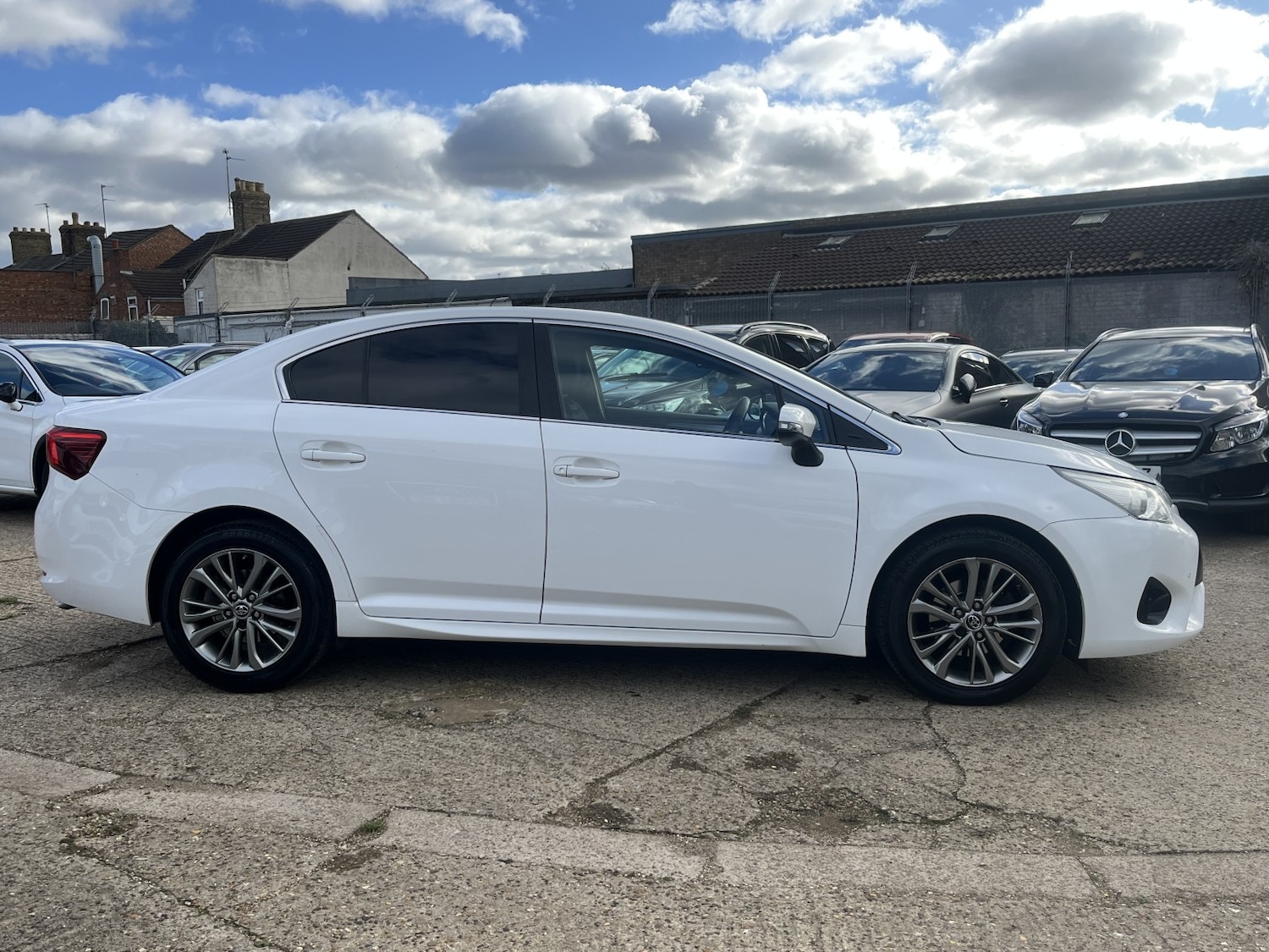 Used Toyota Avensis 2016 for sale - 76363037: Photo 3