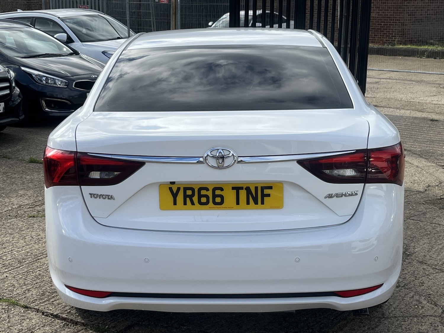Used Toyota Avensis 2016 for sale - 76363037: Photo 6