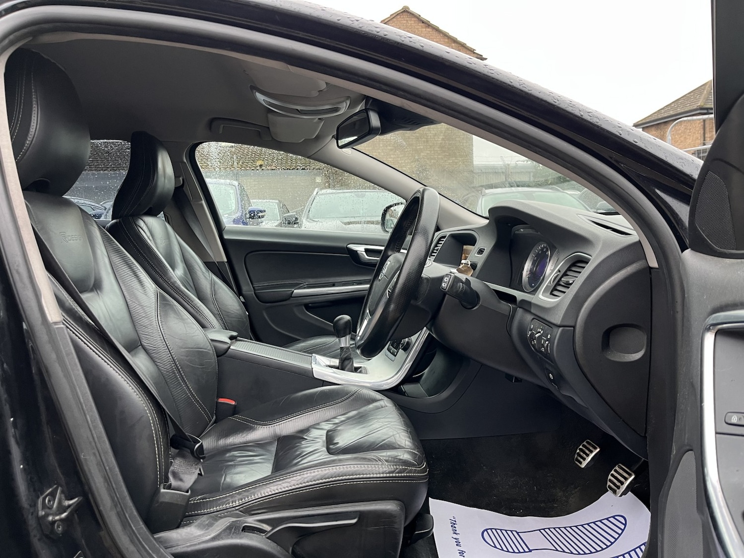 Used Volvo V60 2012 for sale - 76858893: Photo 11